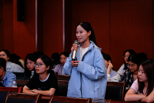 学生提问