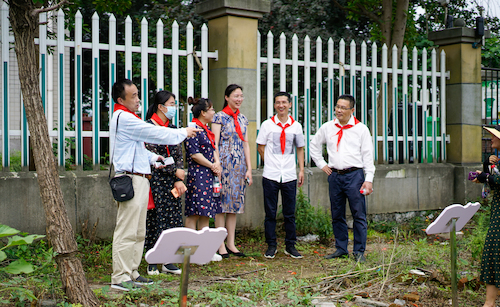 闲林和睦小学领导带领我校领导参观和美农场3