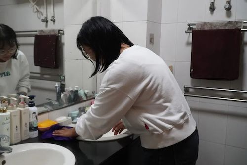 清理洗手台